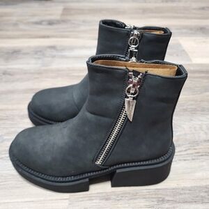 Seven7 Vault Black Chelsea Chunky Combat Boot Size 6 - New In Box